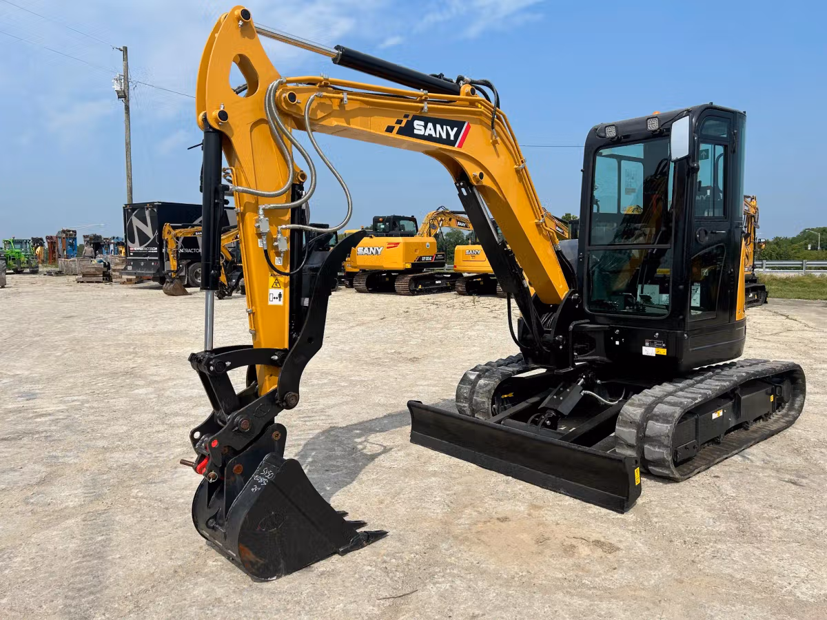 Mini excavator - Image 2